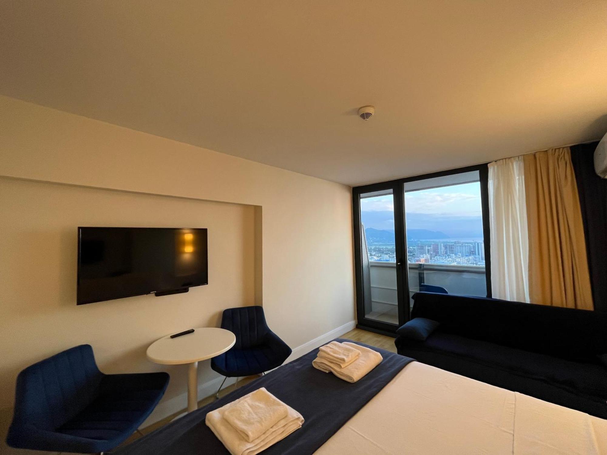 Orbi City Sun Tower 43 Floor Batumi Bagian luar foto