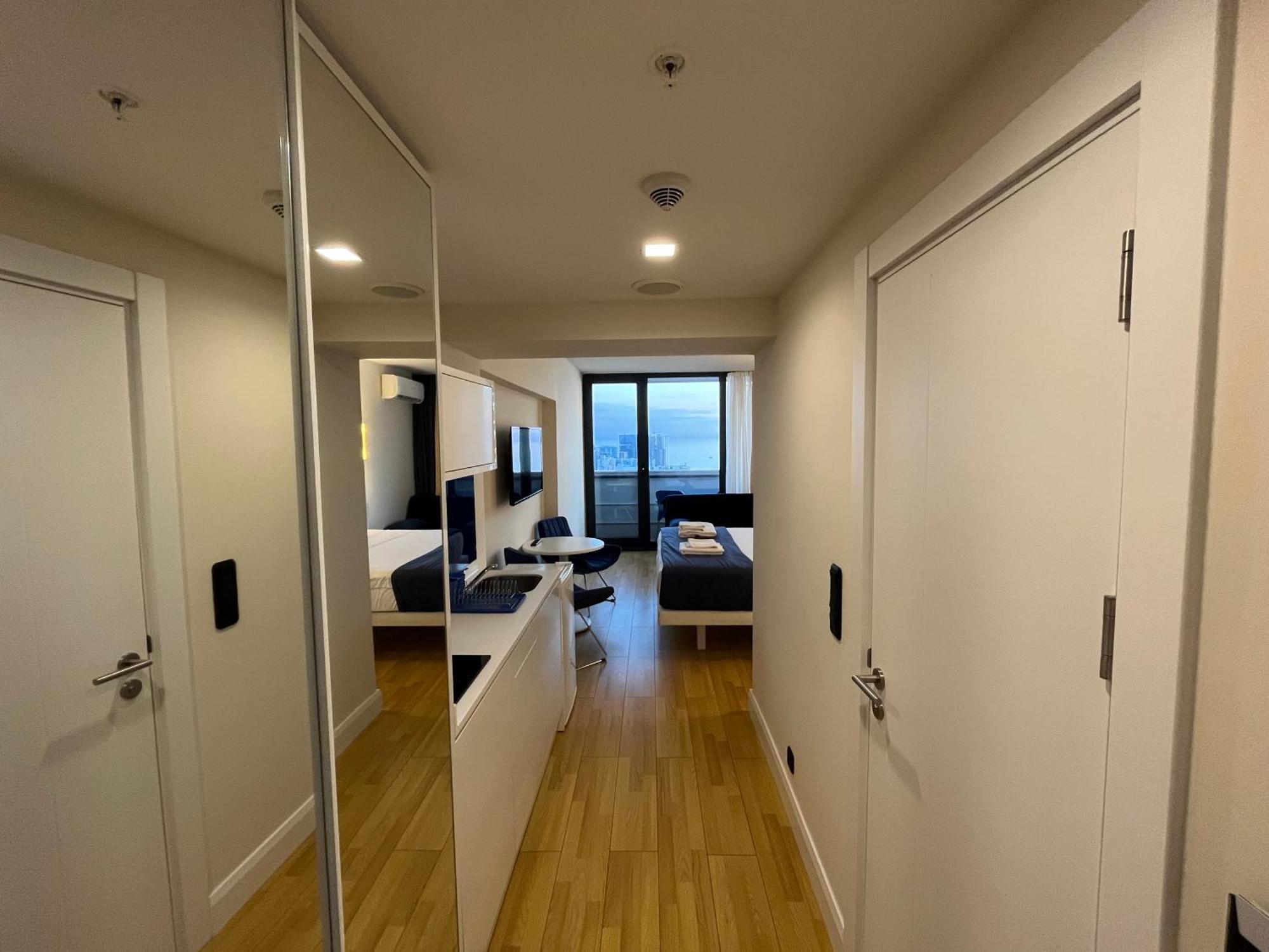 Orbi City Sun Tower 43 Floor Batumi Bagian luar foto