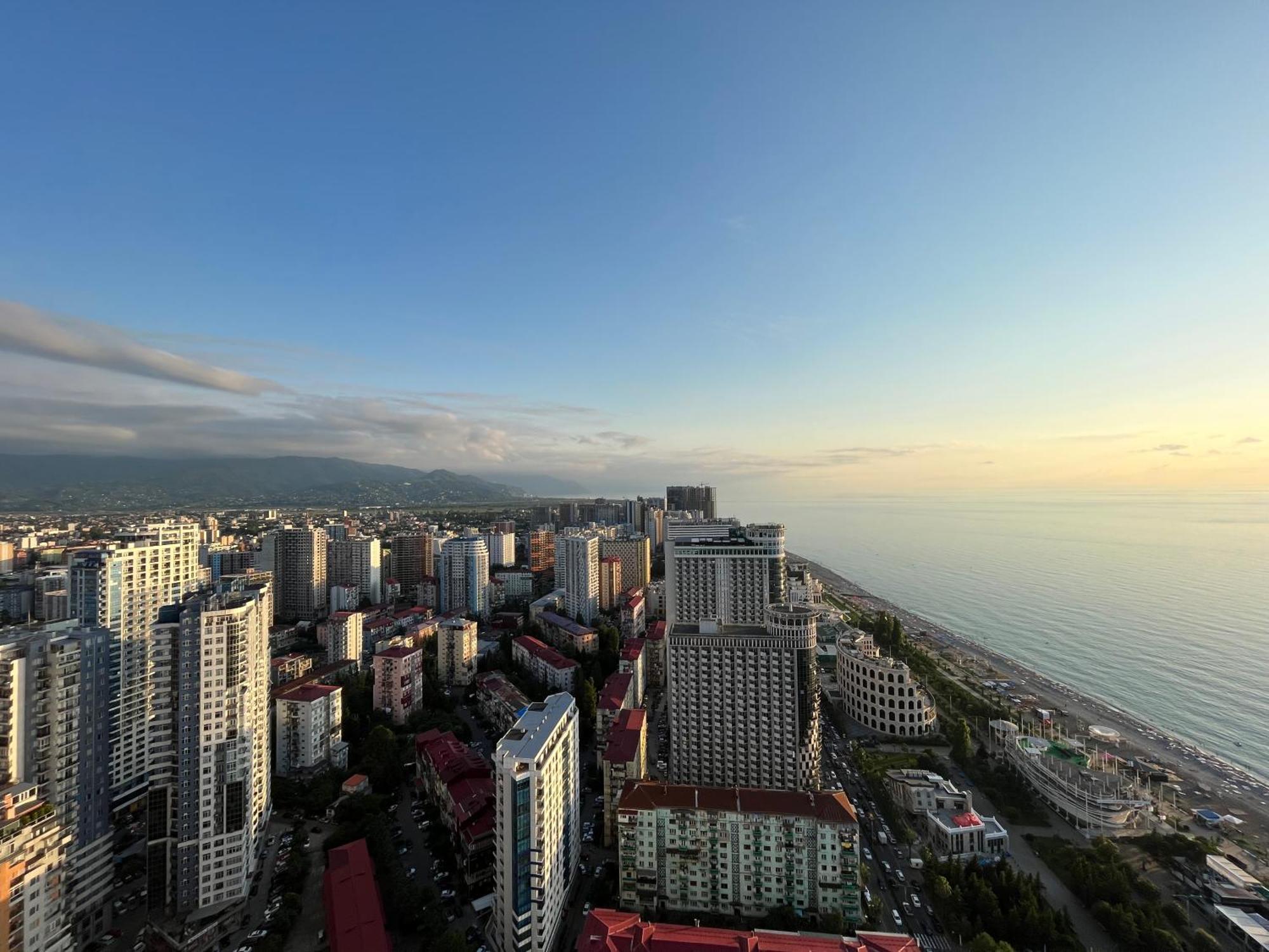 Orbi City Sun Tower 43 Floor Batumi Bagian luar foto