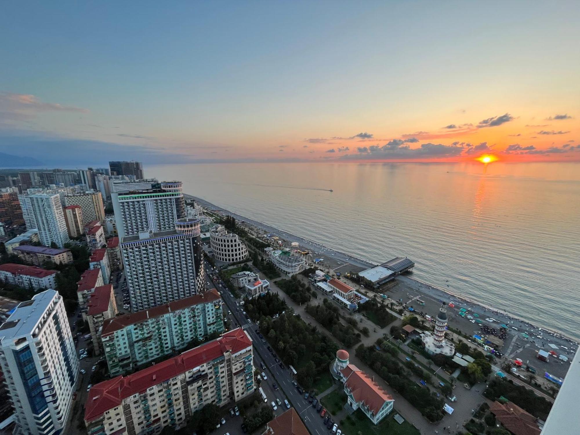 Orbi City Sun Tower 43 Floor Batumi Bagian luar foto